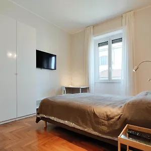 Downtown Merlo Apartment