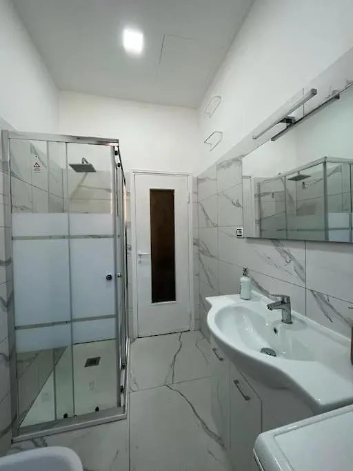 Spacious And Bright Close To Fiera And San Siro Milan Apartment