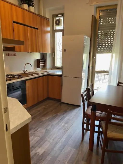Apartment Spacious And Bright Close To Fiera And San Siro Milan