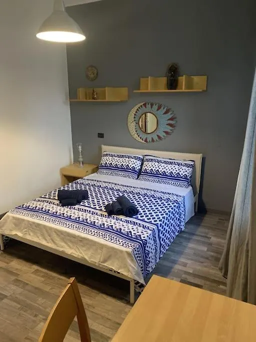 Spacious And Bright Close To Fiera And San Siro location