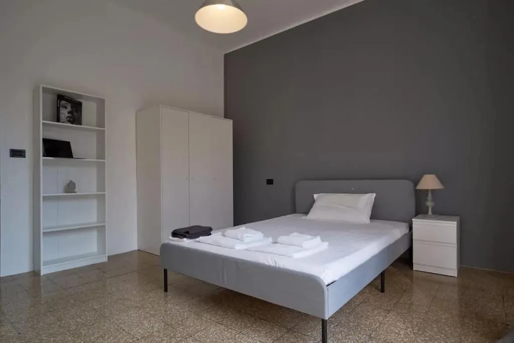 Spacious And Bright Close To Fiera And San Siro Milan 0*,
